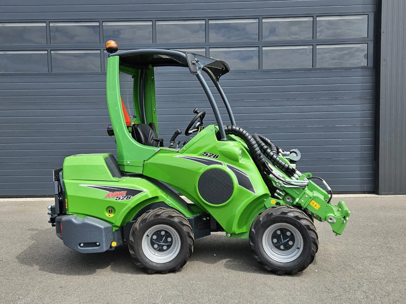 Avant 528 Rental mini-shovel - Chargeuse compacte sur chenilles: photos 2 Avant 528 Rental mini-shovel - Chargeuse compacte sur chenilles: photos 2