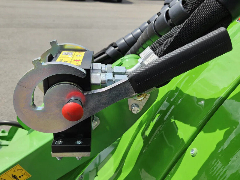 Chargeuse compacte sur chenilles Avant 645i Rental mini-shovel: photos 20 Chargeuse compacte sur chenilles Avant 645i Rental mini-shovel: photos 20