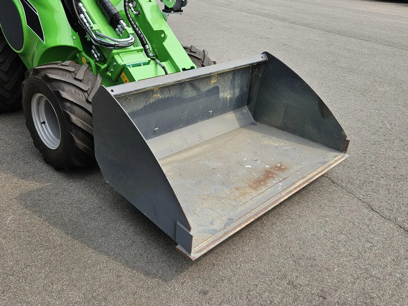 Avant xvieuw 135cm Grondbak - Godet pour Machine agricole: photos 3 Avant xvieuw 135cm Grondbak - Godet pour Machine agricole: photos 3