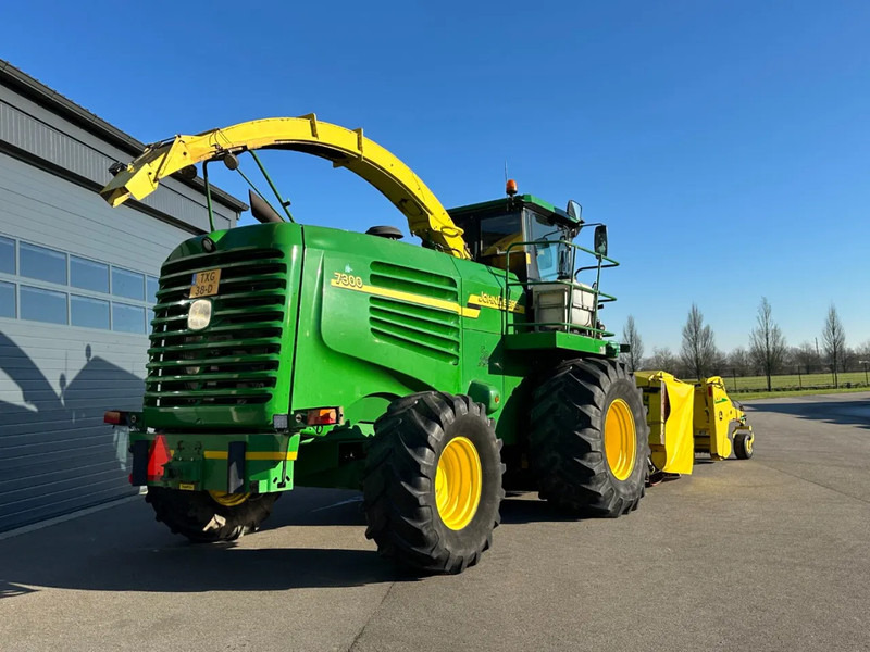 John Deere 7300 - Ensileuse: photos 4 John Deere 7300 - Ensileuse: photos 4