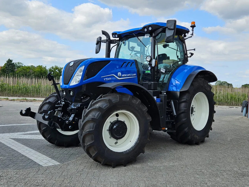 New Holland T7.210 Range command 50 km/h - Tracteur agricole: photos 5 New Holland T7.210 Range command 50 km/h - Tracteur agricole: photos 5