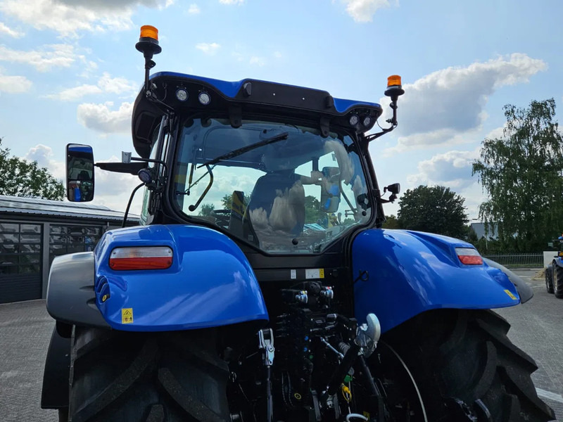 Tracteur agricole New Holland T7.210 Range command 50 km/h: photos 12 Tracteur agricole New Holland T7.210 Range command 50 km/h: photos 12