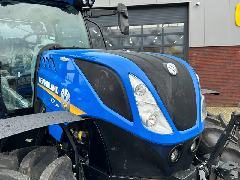 New Holland T7.245 Autocommand - Tracteur agricole: photos 4 New Holland T7.245 Autocommand - Tracteur agricole: photos 4
