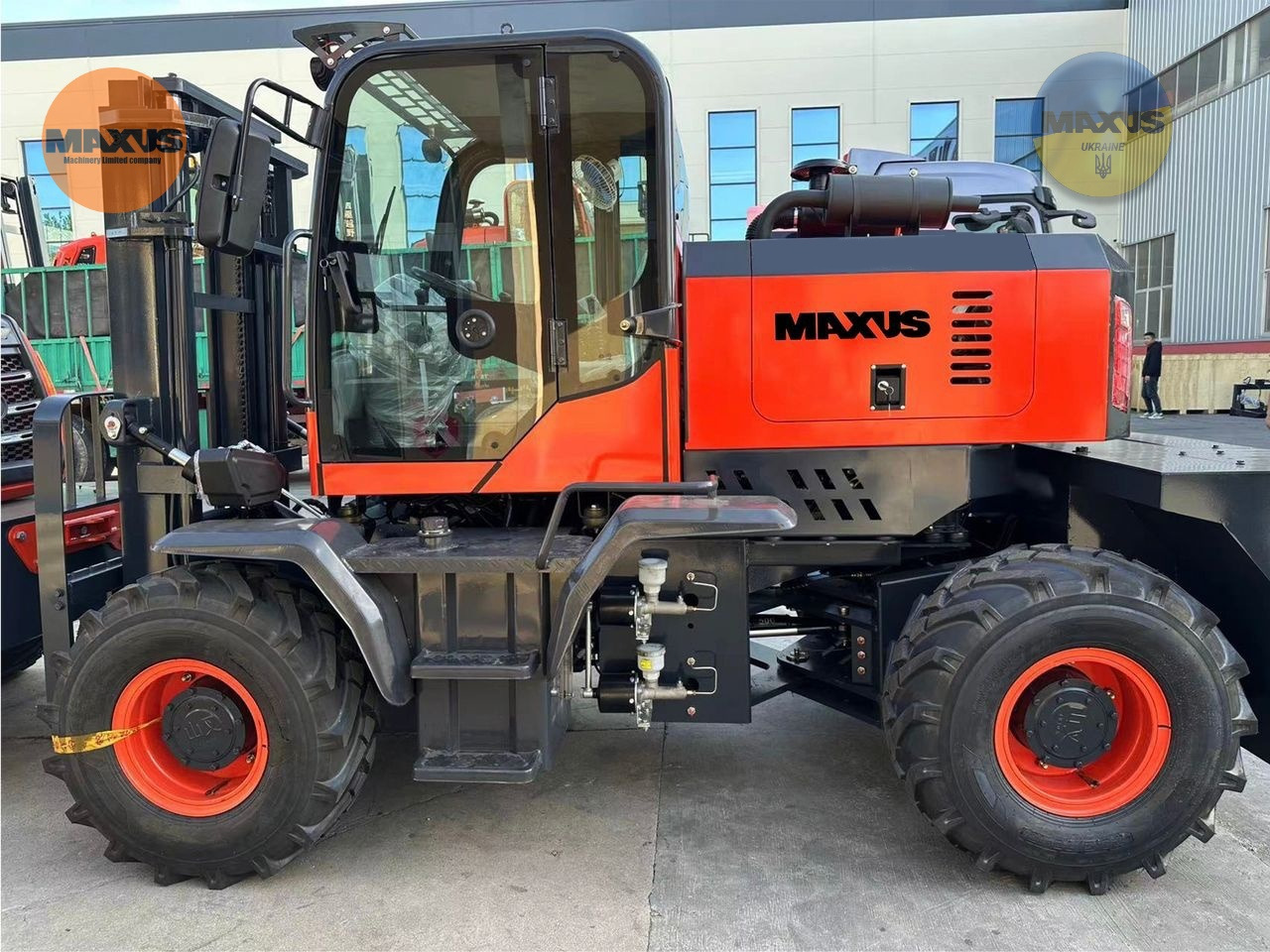 Maxus 23.04 in stock in Poland/ Wózek terenowy 4x4 / 4x4 terrain forklift / позашляховий 4x4 вилковий навантажувач / Geländestapler 4x4 Diesel - Chariot tout terrain: photos 2 Maxus 23.04 in stock in Poland/ Wózek terenowy 4x4 / 4x4 terrain forklift / позашляховий 4x4 вилковий навантажувач / Geländestapler 4x4 Diesel - Chariot tout terrain: photos 2