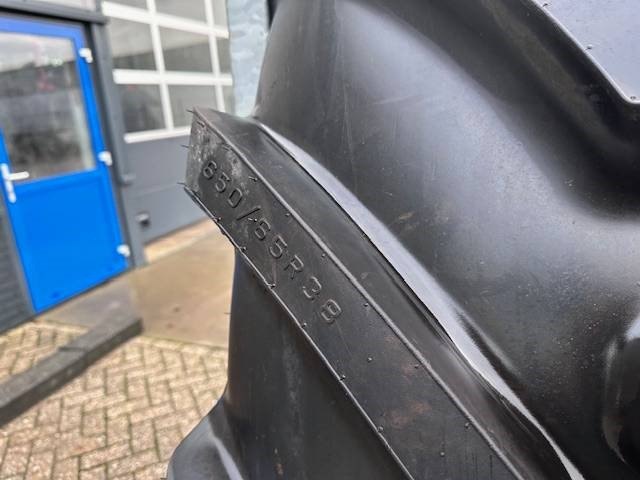 Bridgestone 650/65 R38 + 540/65 R28 VF - Pneus et jantes pour Machine agricole: photos 5 Bridgestone 650/65 R38 + 540/65 R28 VF - Pneus et jantes pour Machine agricole: photos 5