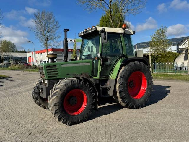 Fendt 308 Holland Farmer, Geveerde vooras, omkeer - Tracteur agricole: photos 1 Fendt 308 Holland Farmer, Geveerde vooras, omkeer - Tracteur agricole: photos 1