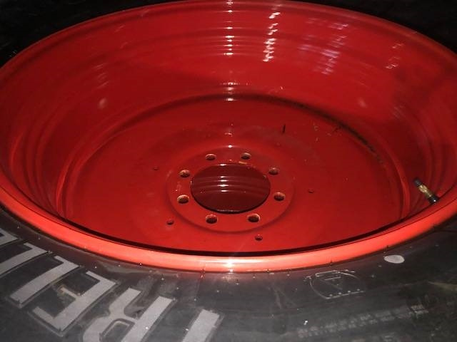 Trelleborg 650/65 R38 + 540/65 R28 TM800 - Pneus et jantes pour Machine agricole: photos 5 Trelleborg 650/65 R38 + 540/65 R28 TM800 - Pneus et jantes pour Machine agricole: photos 5