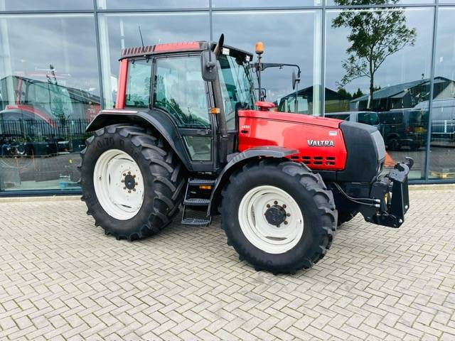 Valtra 6850 Hitech Fronthef+PTO, Airco - Tracteur agricole: photos 2 Valtra 6850 Hitech Fronthef+PTO, Airco - Tracteur agricole: photos 2