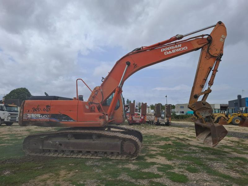 Doosan 225 LC-V - Pelle sur chenille: photos 1 Doosan 225 LC-V - Pelle sur chenille: photos 1