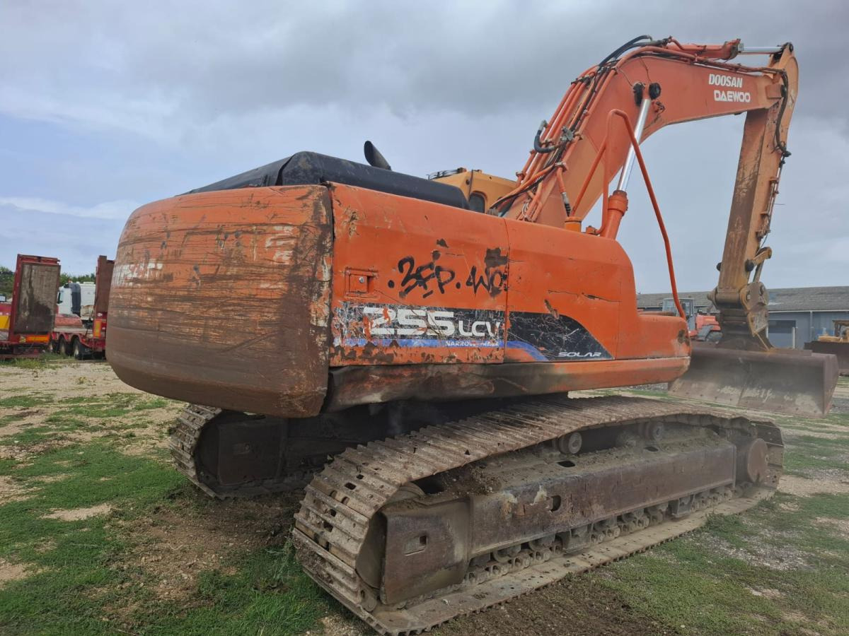 Doosan 225 LC-V - Pelle sur chenille: photos 5 Doosan 225 LC-V - Pelle sur chenille: photos 5