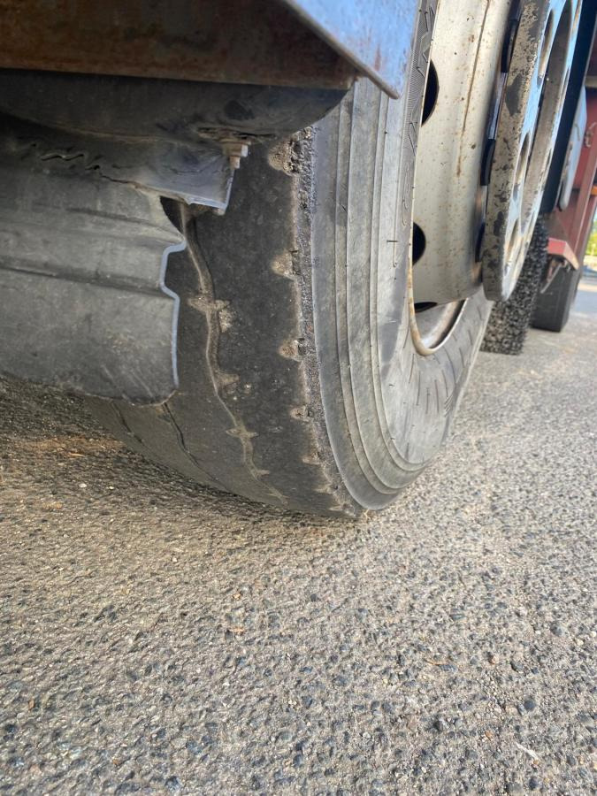 Camion citerne Renault Premium 300 CV: photos 22 Camion citerne Renault Premium 300 CV: photos 22