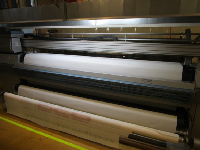 GROSSFORMATDRUCKER AGFA JETI 3324 SL BASE SOLVENT RTR (roll to roll) 6C (DRUCKT AUF PLACHEN, PLANEN, STOFFBANNER & VERSCHIEDENE MATERIALIEN) - Machine d'impression numérique: photos 3 GROSSFORMATDRUCKER AGFA JETI 3324 SL BASE SOLVENT RTR (roll to roll) 6C (DRUCKT AUF PLACHEN, PLANEN, STOFFBANNER & VERSCHIEDENE MATERIALIEN) - Machine d'impression numérique: photos 3