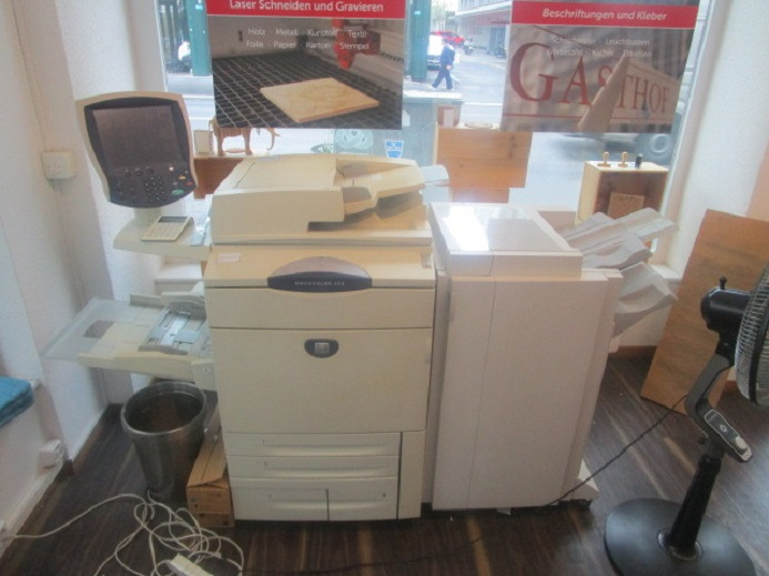 XEROX DC250 (Drucken, Kopieren, Scannen) mit Broschürenfinischer - Machine d'impression numérique: photos 1 XEROX DC250 (Drucken, Kopieren, Scannen) mit Broschürenfinischer - Machine d'impression numérique: photos 1