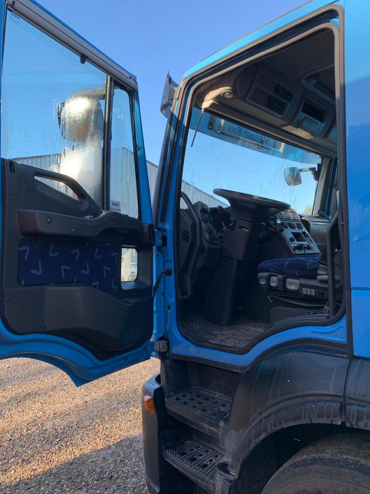 Iveco VacuDrain 1373 - Camion hydrocureur: photos 3 Iveco VacuDrain 1373 - Camion hydrocureur: photos 3