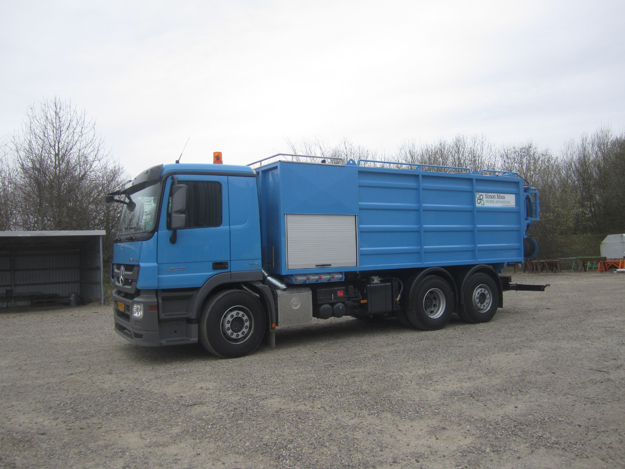 Mercedes VacuDrain 1372 - Camion hydrocureur: photos 1 Mercedes VacuDrain 1372 - Camion hydrocureur: photos 1