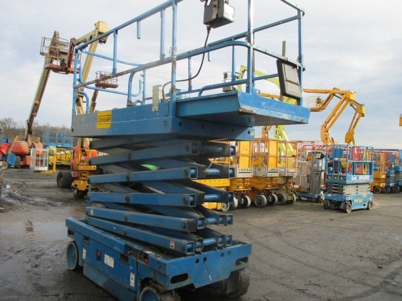 Haulotte Compact 14 - Nacelle ciseaux: photos 4 Haulotte Compact 14 - Nacelle ciseaux: photos 4