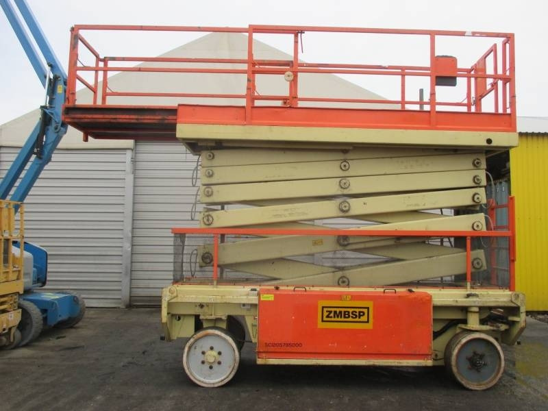 JLG Liftlux 180-12 - Nacelle ciseaux: photos 1 JLG Liftlux 180-12 - Nacelle ciseaux: photos 1