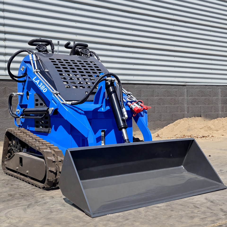 LEZUM Free Shipping LA380 Mini Skid Steer Loader Compact Track Diesel Cheap Mini Skid Steer Loader For Sale With Mini Skid Steer Attachments 4 In 1 Bucket - Mini chargeuse: photos 1 LEZUM Free Shipping LA380 Mini Skid Steer Loader Compact Track Diesel Cheap Mini Skid Steer Loader For Sale With Mini Skid Steer Attachments 4 In 1 Bucket - Mini chargeuse: photos 1