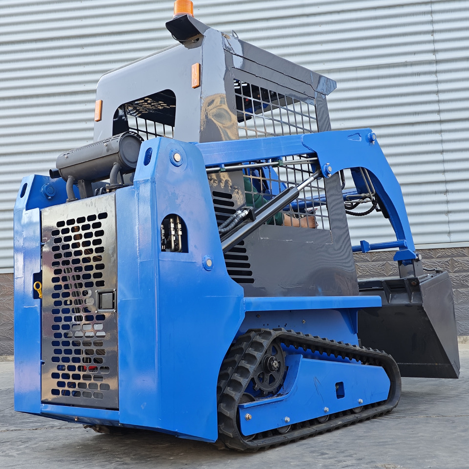 LEZUM LA670 Mini Small Skid Steer Loader Compact Track Diesel Mini Skid Steer Loader For Sale With Small Mini Skid Steer Attachments 4 In 1 Bucket - Mini chargeuse: photos 5 LEZUM LA670 Mini Small Skid Steer Loader Compact Track Diesel Mini Skid Steer Loader For Sale With Small Mini Skid Steer Attachments 4 In 1 Bucket - Mini chargeuse: photos 5