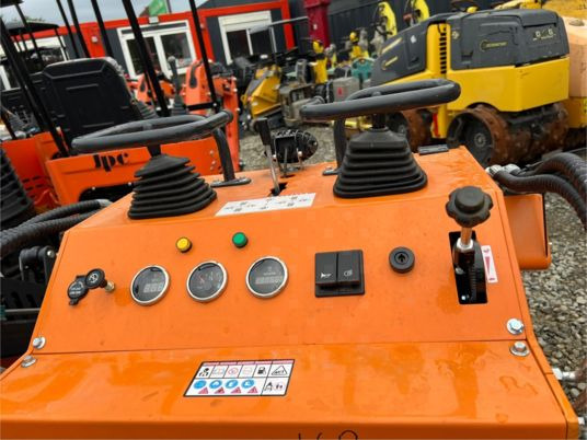 96888 QB480 - Chargeuse compacte sur chenilles: photos 5 96888 QB480 - Chargeuse compacte sur chenilles: photos 5