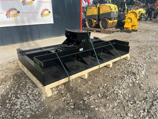 Lame de nivellement tilt pour pelle 6T à 14T - Accessoire pour Engins de chantier: photos 2 Lame de nivellement tilt pour pelle 6T à 14T - Accessoire pour Engins de chantier: photos 2