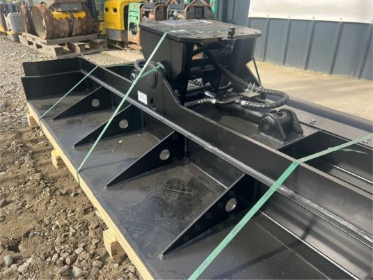 Lame de nivellement tilt pour pelle 6T à 14T - Accessoire pour Engins de chantier: photos 5 Lame de nivellement tilt pour pelle 6T à 14T - Accessoire pour Engins de chantier: photos 5