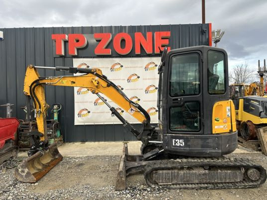 Bobcat E35 CLIM à 22 500 € HT - Mini pelle: photos 2 Bobcat E35 CLIM à 22 500 € HT - Mini pelle: photos 2