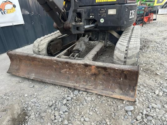 Mini pelle Bobcat E35 Cabine à 22500 € HT: photos 16 Mini pelle Bobcat E35 Cabine à 22500 € HT: photos 16