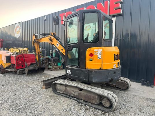 Mini pelle Bobcat E35 Cabine à 22500 € HT: photos 11 Mini pelle Bobcat E35 Cabine à 22500 € HT: photos 11