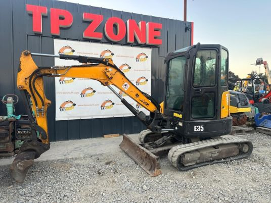 Mini pelle Bobcat E35 Cabine à 22500 € HT: photos 10 Mini pelle Bobcat E35 Cabine à 22500 € HT: photos 10