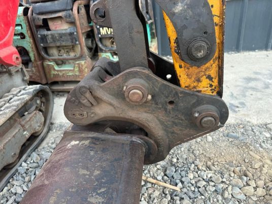 Mini pelle Bobcat E35 Cabine à 22500 € HT: photos 18 Mini pelle Bobcat E35 Cabine à 22500 € HT: photos 18