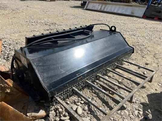 Broyeur pour mini chargeur - Broyeur à axe horizontal: photos 3 Broyeur pour mini chargeur - Broyeur à axe horizontal: photos 3