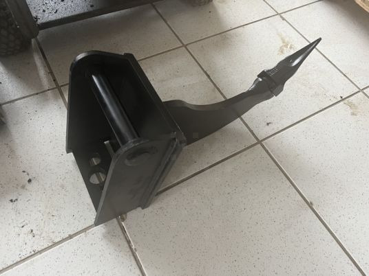 Dent de déroctage pour mini pelle - Ripper: photos 1 Dent de déroctage pour mini pelle - Ripper: photos 1