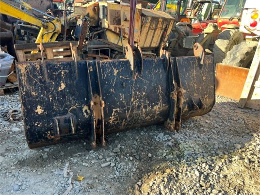 Godet chargeur pour Tracto - Godet: photos 5 Godet chargeur pour Tracto - Godet: photos 5