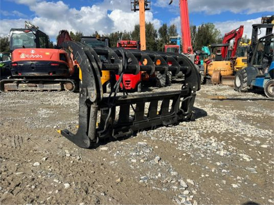 Godet crocodile pour mini chargeur - Godet: photos 5 Godet crocodile pour mini chargeur - Godet: photos 5