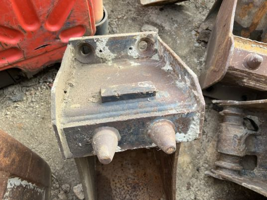 Godet de tranchée attache Volvo EC55 - Godet pour pelle: photos 3 Godet de tranchée attache Volvo EC55 - Godet pour pelle: photos 3