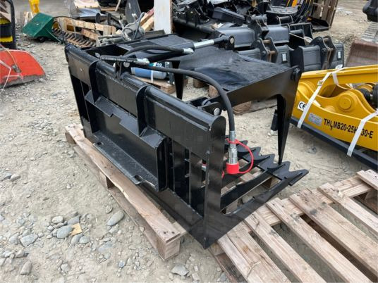 Godet grappin pour minichargeur - Godet: photos 5 Godet grappin pour minichargeur - Godet: photos 5