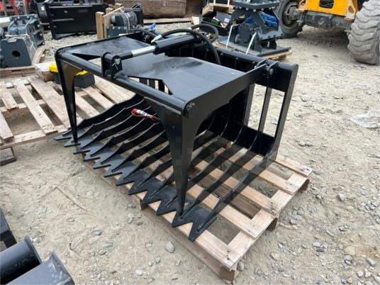 Godet grappin pour minichargeur - Godet: photos 2 Godet grappin pour minichargeur - Godet: photos 2