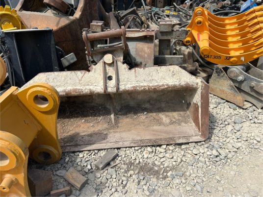 Godet inclinable pour pelle S50 - Godet: photos 3 Godet inclinable pour pelle S50 - Godet: photos 3