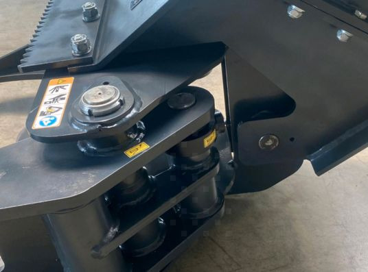 Grappin coupeur pour pelle de 1T5 à 3T5 - Grappin: photos 5 Grappin coupeur pour pelle de 1T5 à 3T5 - Grappin: photos 5