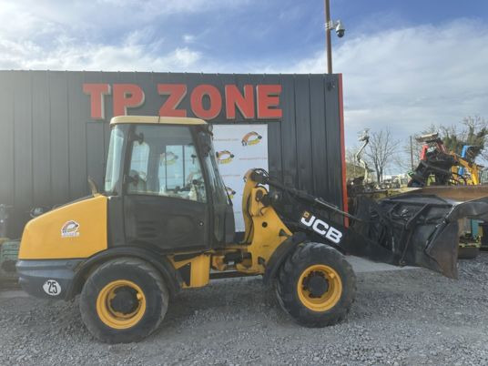 JCB 406 à 23500 € HT - Valet de ferme: photos 1 JCB 406 à 23500 € HT - Valet de ferme: photos 1