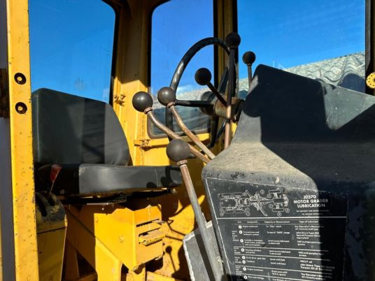 Niveleuse John Deere 570 A à 12 900 € HT: photos 9