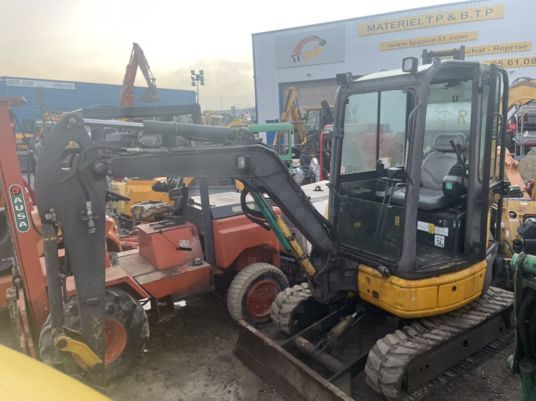 Komatsu PC26MR-3 - Mini pelle: photos 1 Komatsu PC26MR-3 - Mini pelle: photos 1