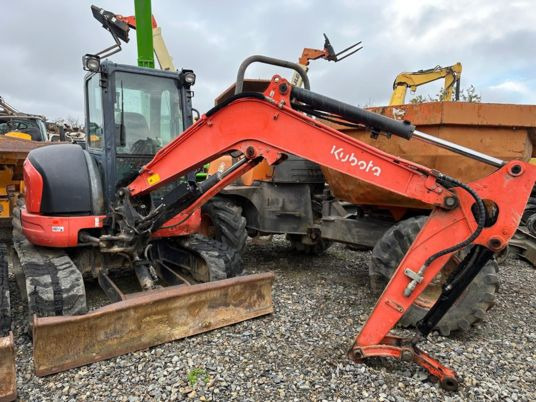 Kubota U48-4 à 21900 € HT - Mini pelle: photos 1 Kubota U48-4 à 21900 € HT - Mini pelle: photos 1