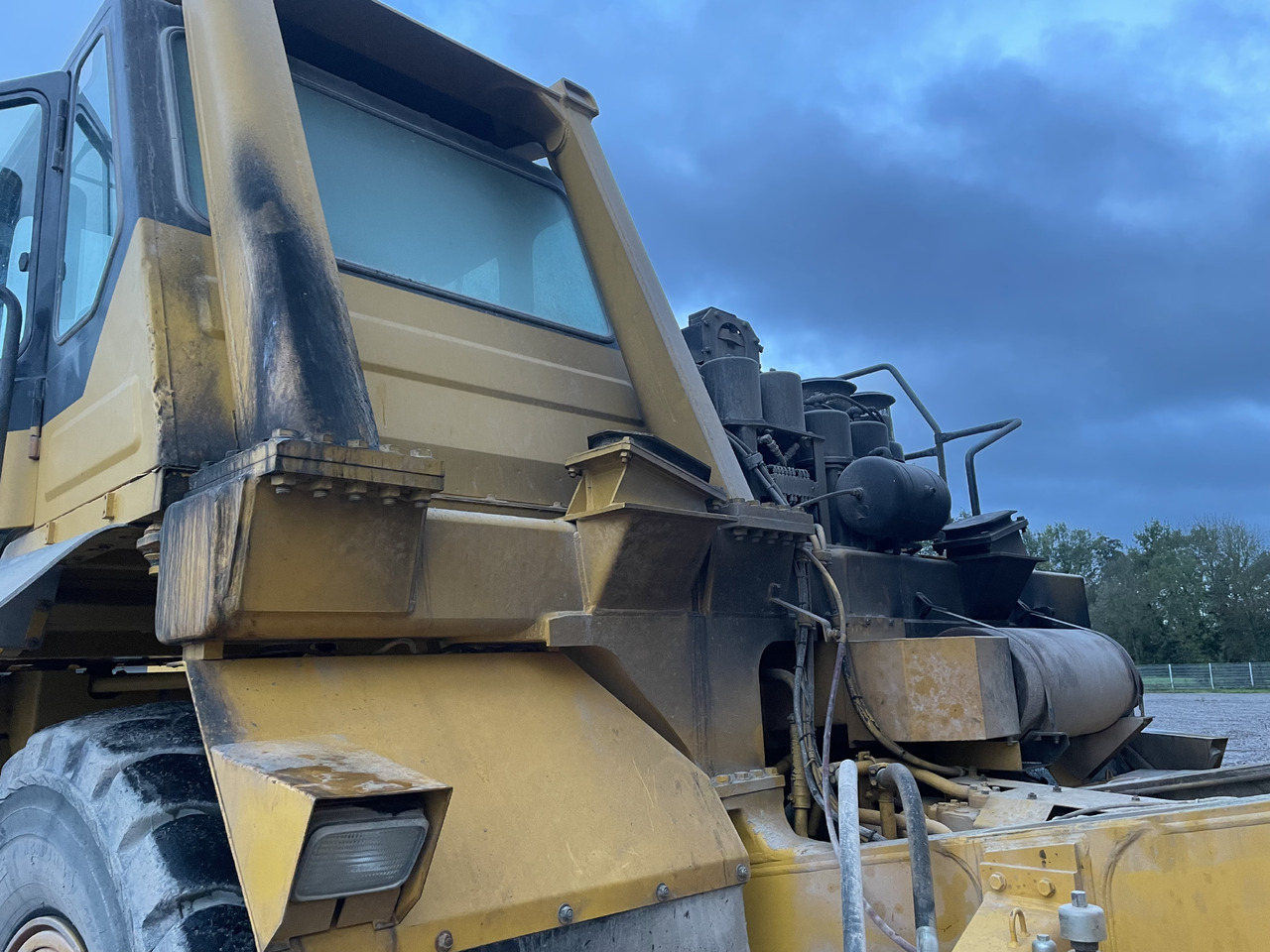 Tombereau rigide KOMATSU Hd405-6: photos 13