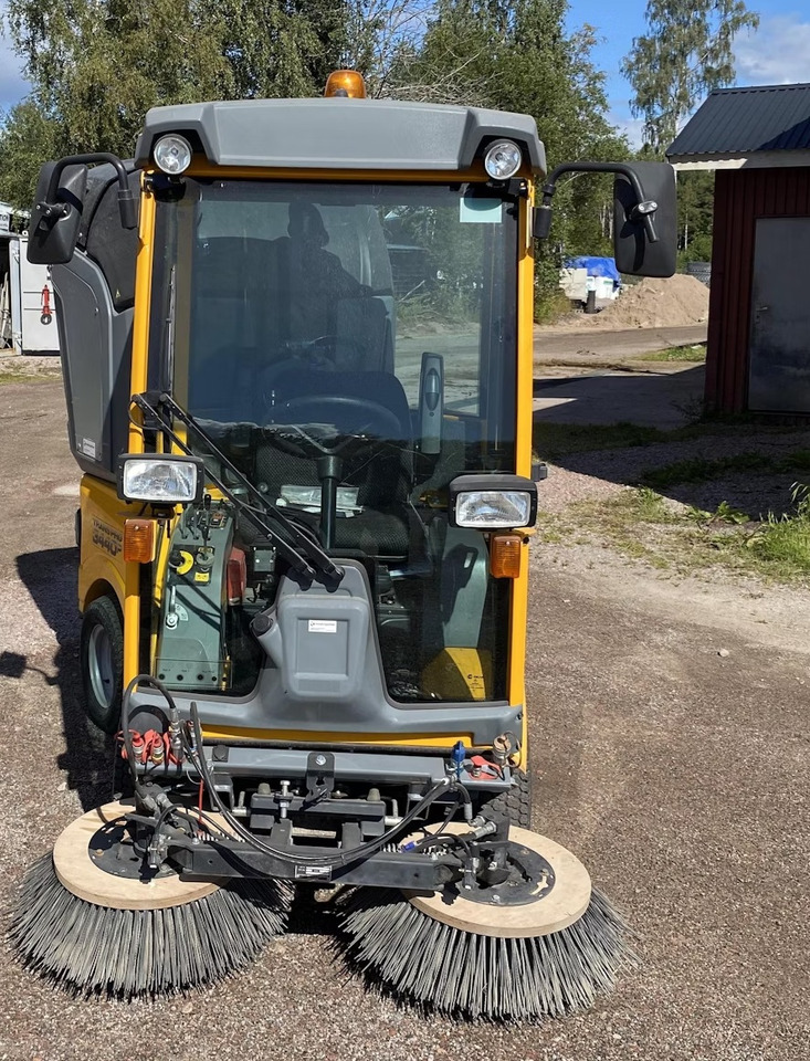 Belos Transpro 3440 - Balayeuse de voirie: photos 3 Belos Transpro 3440 - Balayeuse de voirie: photos 3