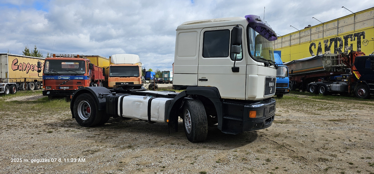 MAN 189.414 - Camion à rideaux coulissants: photos 5 MAN 189.414 - Camion à rideaux coulissants: photos 5