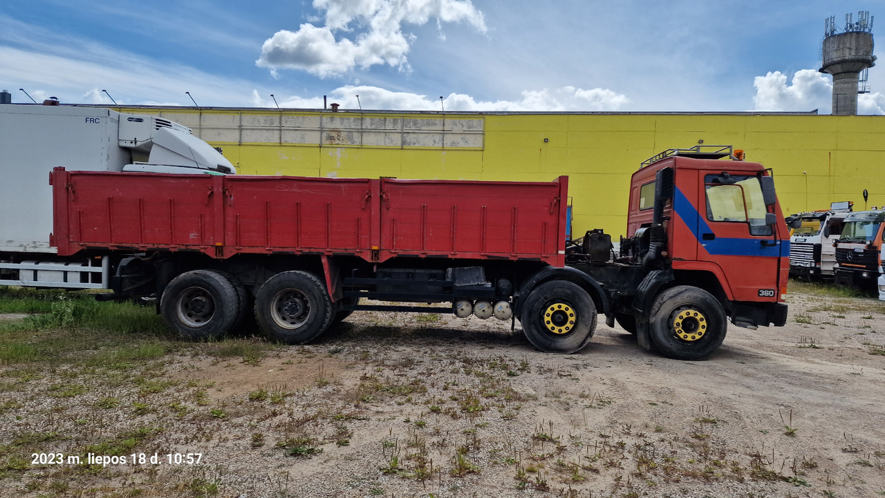 VOLVO FL 10 8x4 - Camion benne: photos 4 VOLVO FL 10 8x4 - Camion benne: photos 4