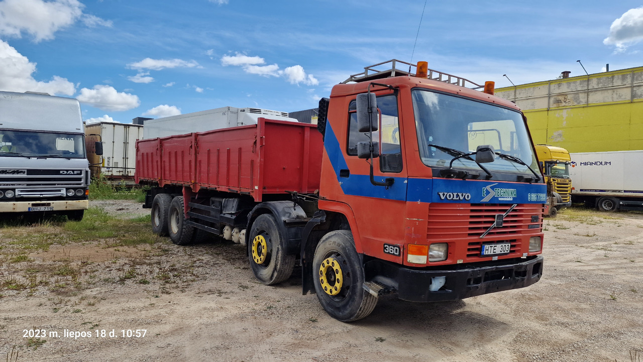 VOLVO FL 10 8x4 - Camion benne: photos 3 VOLVO FL 10 8x4 - Camion benne: photos 3