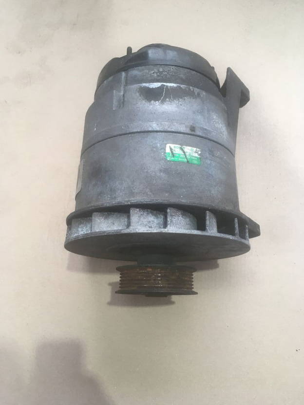 Bosch Lichtmaschine 140A Bosch 0120689587 / 0120689574 / 0120689571 0120689536 M - Alternateur pour Bus: photos 1 Bosch Lichtmaschine 140A Bosch 0120689587 / 0120689574 / 0120689571 0120689536 M - Alternateur pour Bus: photos 1